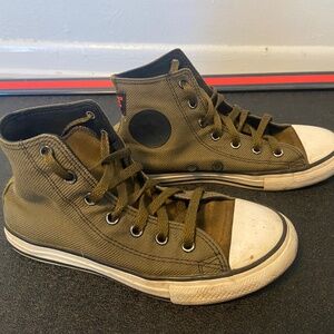 Boys high top army green converse